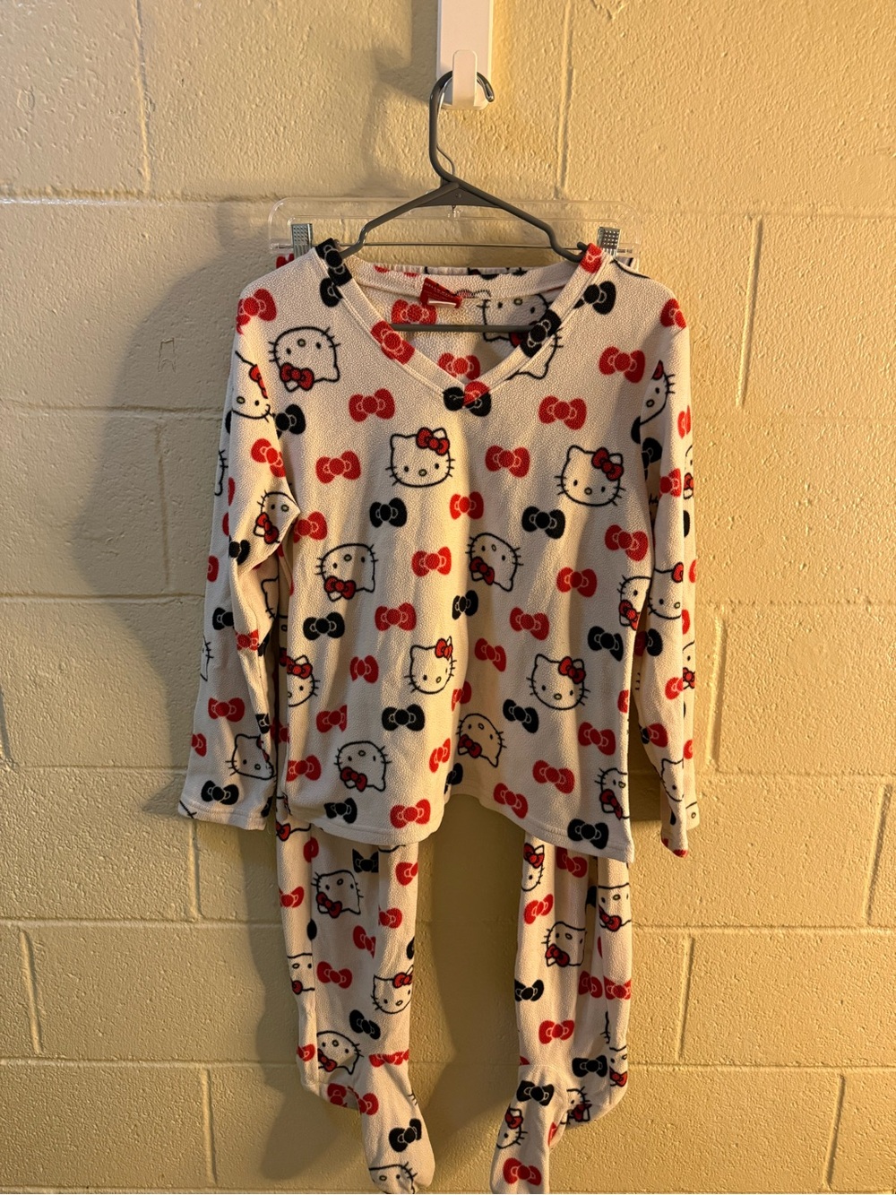 Hello Kitty Red, Black & White Kids Pajama Set